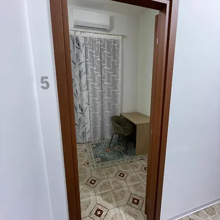 Le Corti Bed & Breakfast *